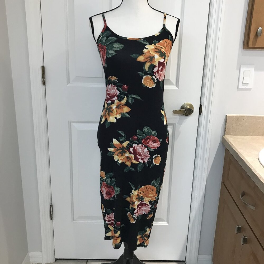 Heart & Hips Cold Shoulder Midi Floral Dress M